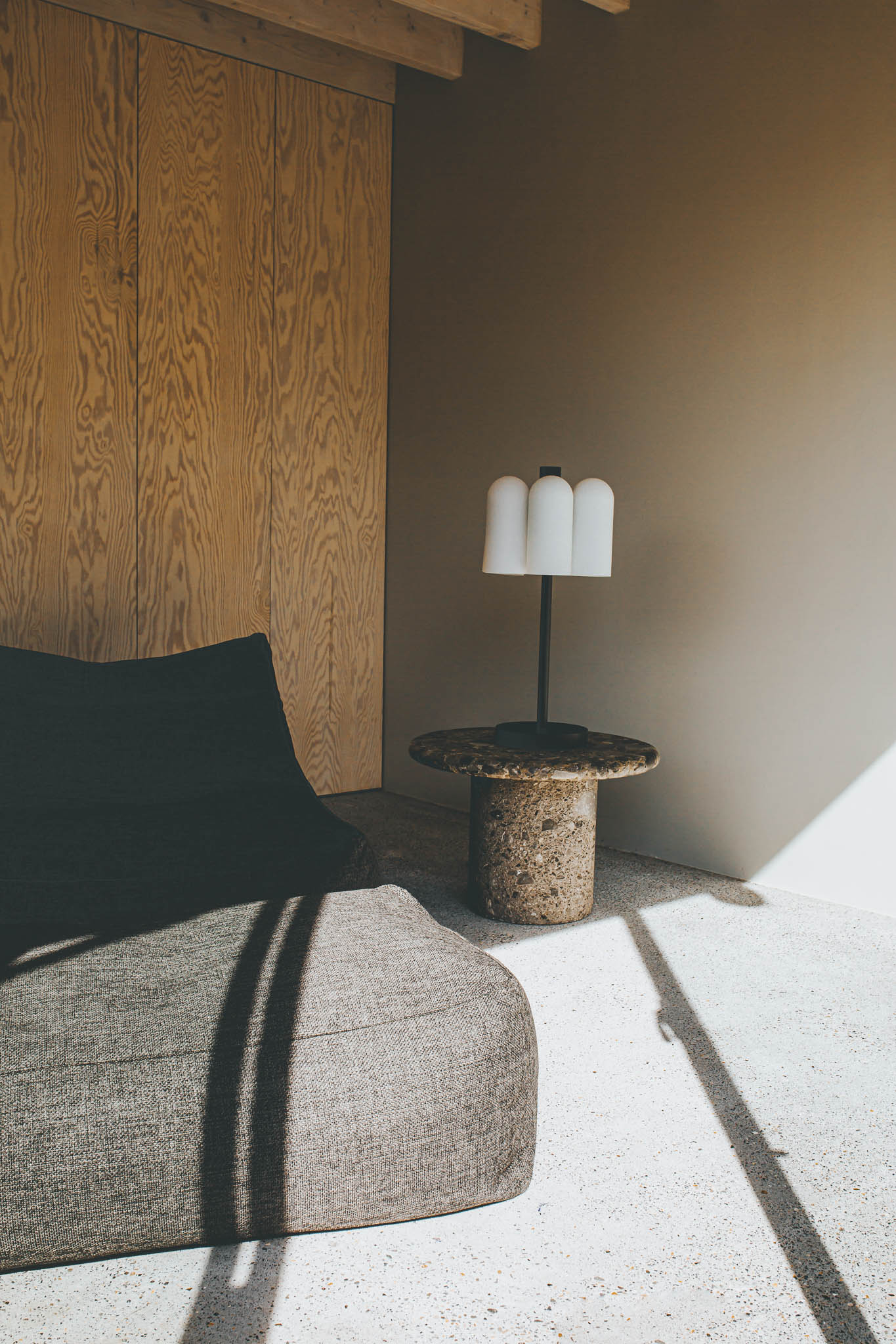 Schwung Odyssey 6 Black Gunmetal Table Lamp